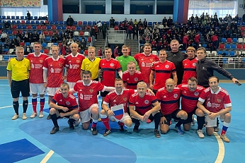 Команда звёзд российского футбола сыграла в Луганске