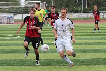 Лидеры групп одержали крупные победы на выезде