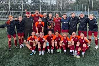 «Академия футбола» лидирует